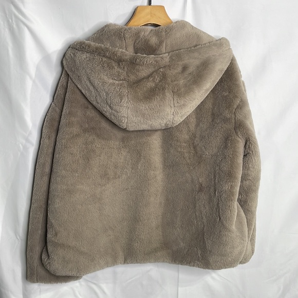 Zara soft faux, fur, hooded - Picture 6 of 6